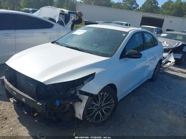 3KPF54AD8PE620553 2023 KIA FORTE - Image 2