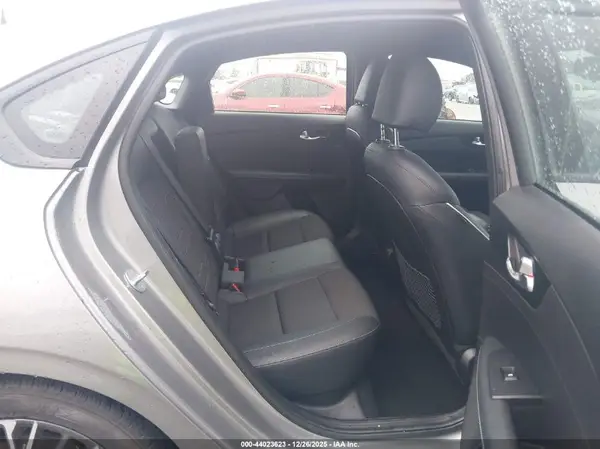 3KPF54AD8PE622481 2023 KIA FORTE - Image 8