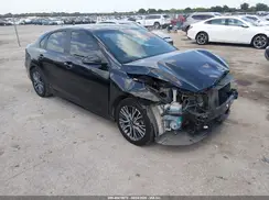 3KPF54AD8PE623520 2023 KIA FORTE