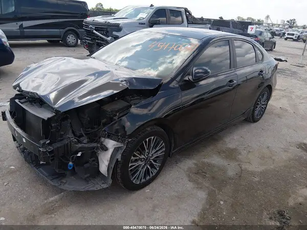 3KPF54AD8PE623520 2023 KIA FORTE - Image 2