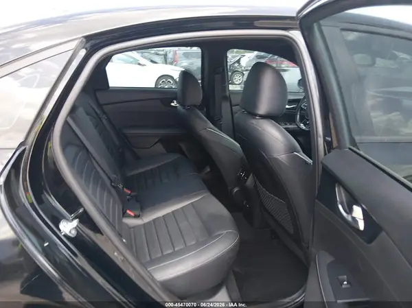 3KPF54AD8PE623520 2023 KIA FORTE - Image 8