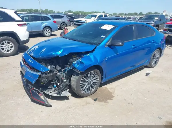3KPF54AD8PE624053 2023 KIA FORTE - Image 2