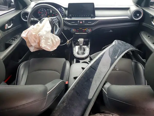 3KPF54AD8PE633528 2023 KIA FORTE - Image 8