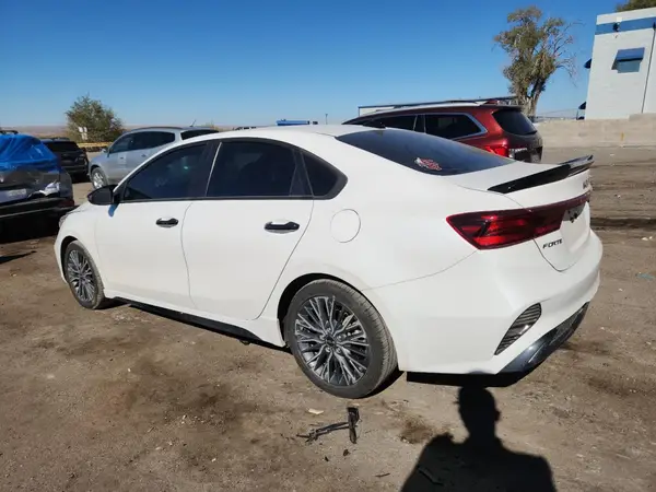 3KPF54AD8PE649227 2023 KIA FORTE - Image 2