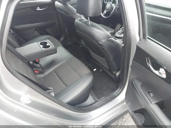 3KPF54AD8PE661717 2023 KIA FORTE - Image 8