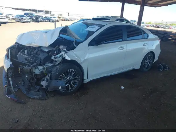 3KPF54AD8PE664715 2023 KIA FORTE - Image 2