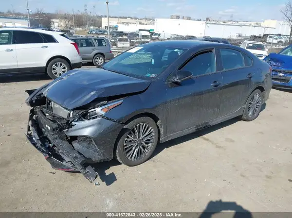 3KPF54AD8PE666657 2023 KIA FORTE - Image 2