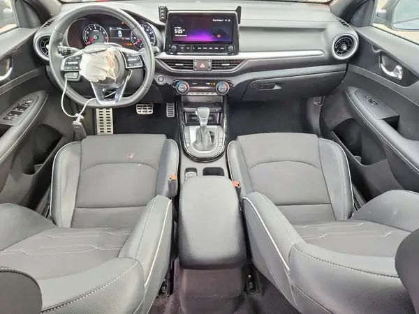 3KPF54AD8PE672393 2023 KIA FORTE - Image 8