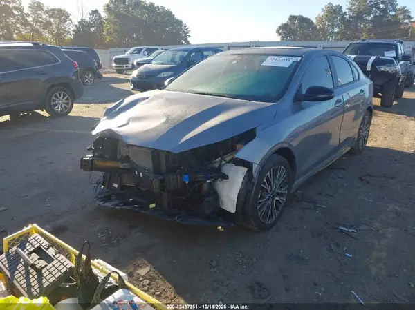 3KPF54AD8PE684995 2023 KIA FORTE - Image 2