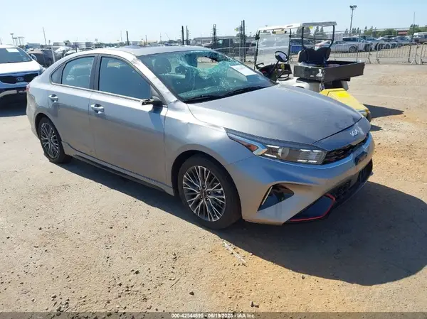 3KPF54AD8PE686827 2023 KIA FORTE - Image 1