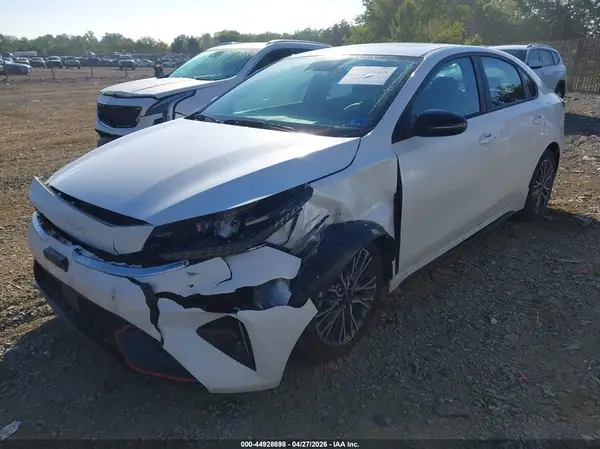 3KPF54AD8RE691769 2024 KIA FORTE - Image 2