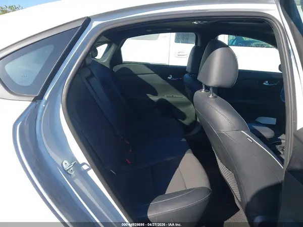 3KPF54AD8RE691769 2024 KIA FORTE - Image 8