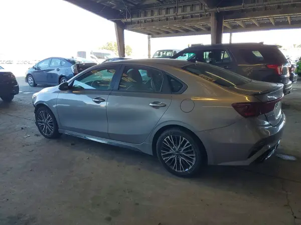 3KPF54AD8RE692985 2024 KIA FORTE - Image 2