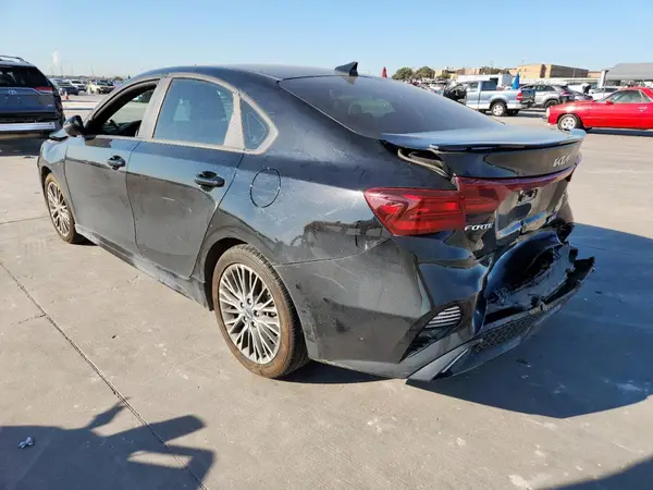 3KPF54AD8RE693876 2024 KIA FORTE - Image 2