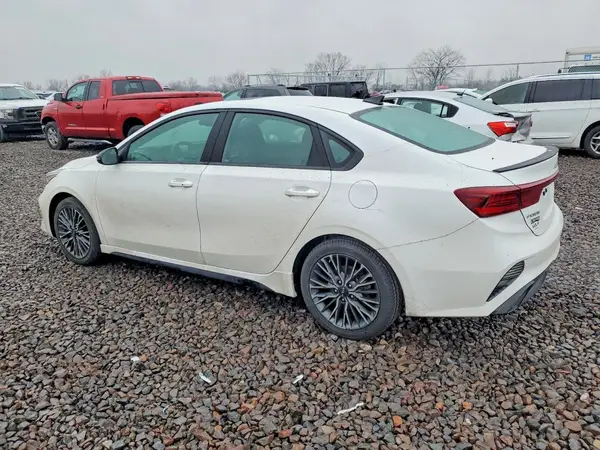3KPF54AD8RE700860 2024 KIA FORTE - Image 2