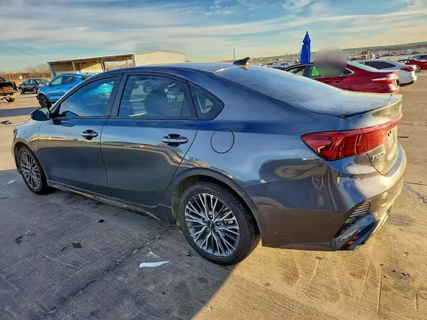 3KPF54AD8RE703497 2024 KIA FORTE - Image 2