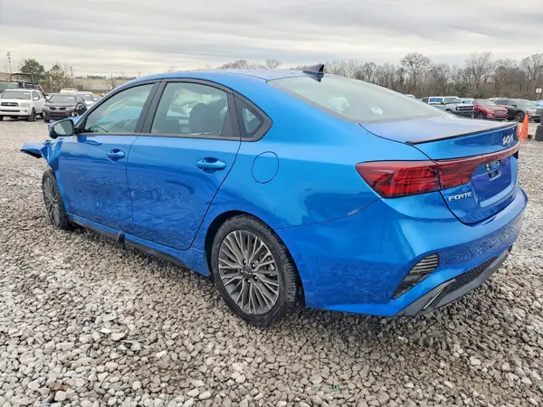 3KPF54AD8RE704049 2024 KIA FORTE - Image 2