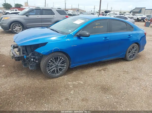 3KPF54AD8RE704939 2024 KIA FORTE - Image 2