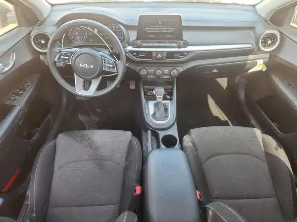 3KPF54AD8RE704987 2024 KIA FORTE - Image 8