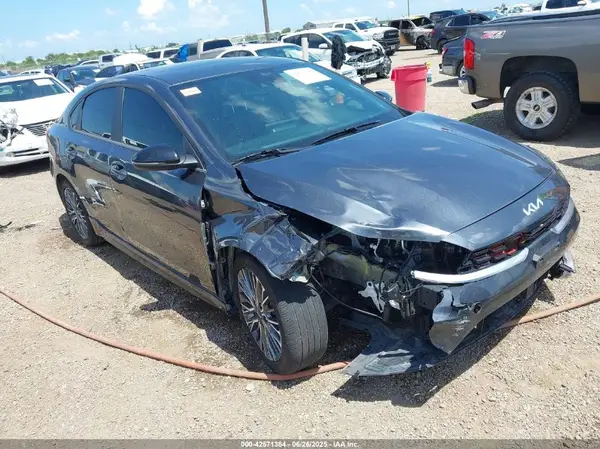 3KPF54AD8RE715651 2024 KIA FORTE - Image 1