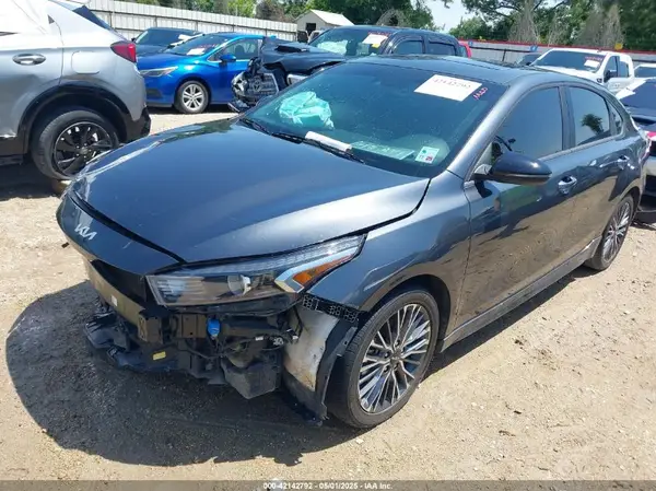 3KPF54AD8RE715682 2024 KIA FORTE - Image 2