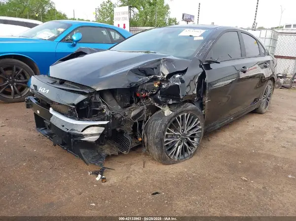 3KPF54AD8RE716248 2024 KIA FORTE - Image 2