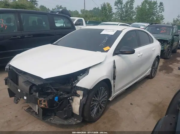 3KPF54AD8RE718081 2024 KIA FORTE - Image 2