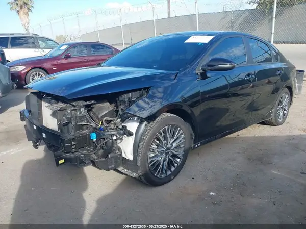 3KPF54AD8RE719442 2024 KIA FORTE - Image 2