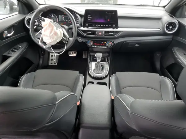 3KPF54AD8RE721675 2024 KIA FORTE - Image 8