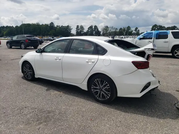 3KPF54AD8RE723071 2024 KIA FORTE - Image 2