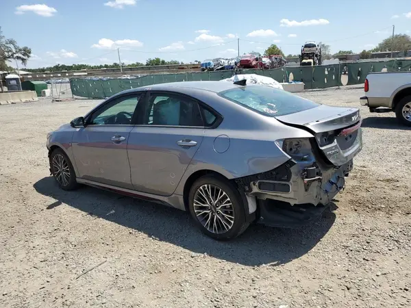 3KPF54AD8RE725161 2024 KIA FORTE - Image 2