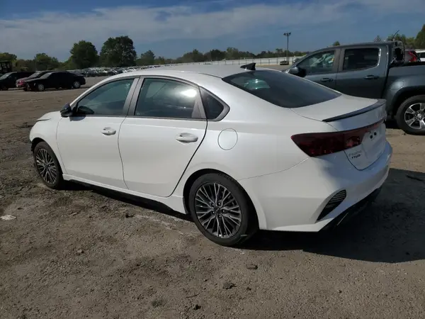 3KPF54AD8RE730618 2024 KIA FORTE - Image 2