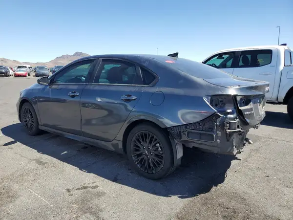 3KPF54AD8RE731915 2024 KIA FORTE - Image 2