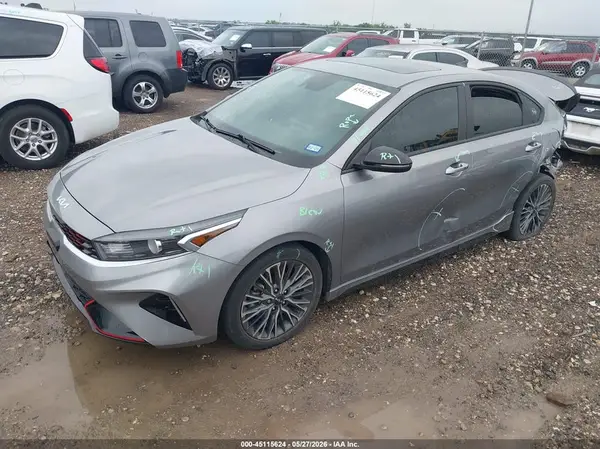 3KPF54AD8RE731980 2024 KIA FORTE - Image 2