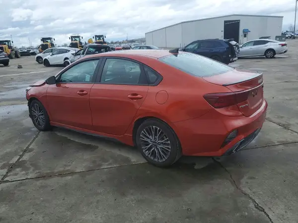 3KPF54AD8RE732014 2024 KIA FORTE - Image 2