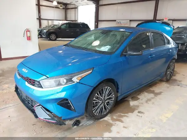 3KPF54AD8RE732837 2024 KIA FORTE - Image 2