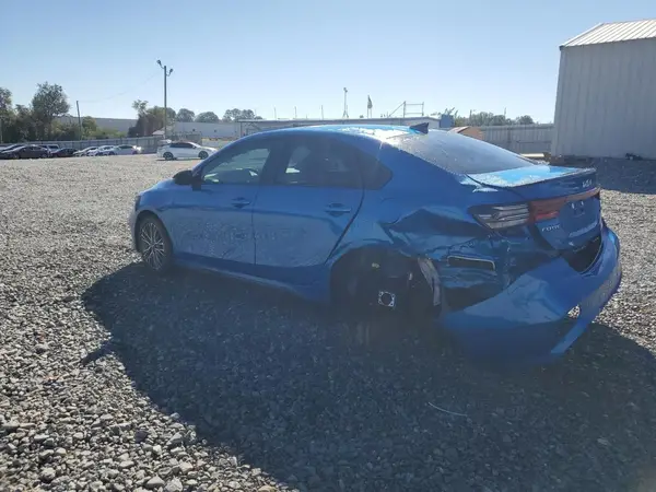 3KPF54AD8RE732949 2024 KIA FORTE - Image 2