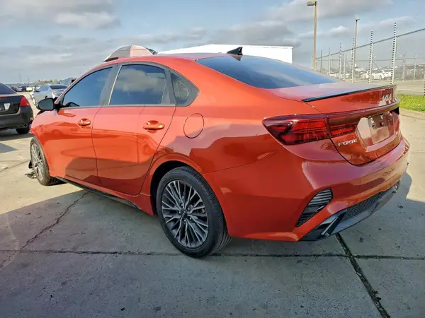 3KPF54AD8RE735981 2024 KIA FORTE - Image 2