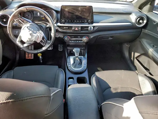 3KPF54AD8RE735981 2024 KIA FORTE - Image 8