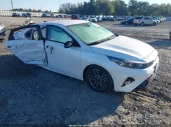 3KPF54AD8RE737553 2024 KIA FORTE