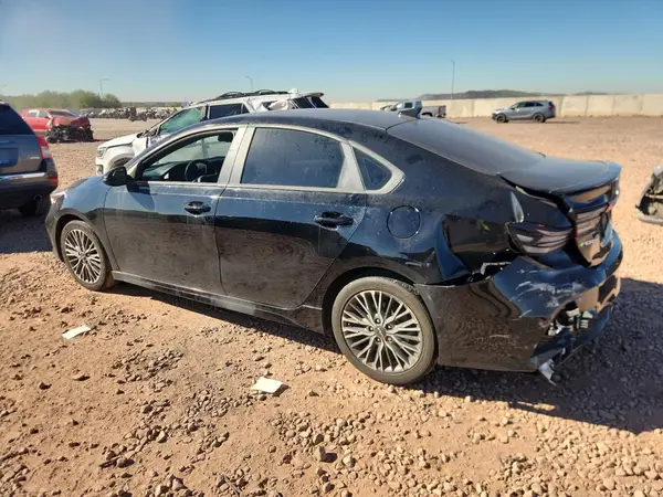 3KPF54AD8RE756233 2024 KIA FORTE - Image 2
