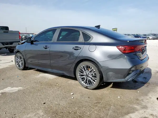 3KPF54AD8RE756622 2024 KIA FORTE - Image 2