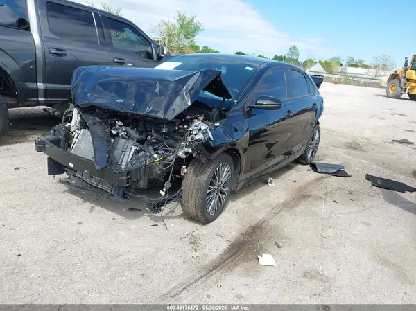 3KPF54AD8RE759228 2024 KIA FORTE - Image 2