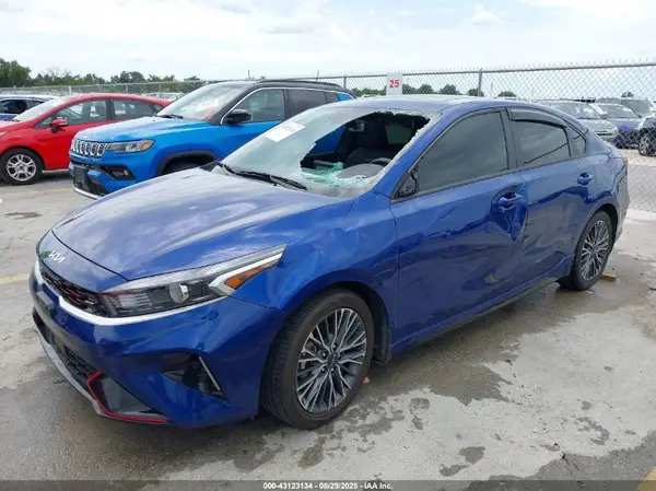 3KPF54AD8RE759259 2024 KIA FORTE - Image 2