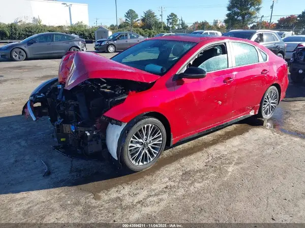 3KPF54AD8RE762260 2024 KIA FORTE - Image 2