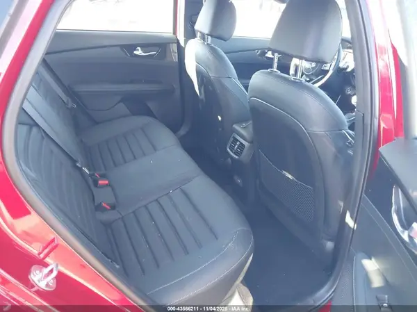 3KPF54AD8RE762260 2024 KIA FORTE - Image 8