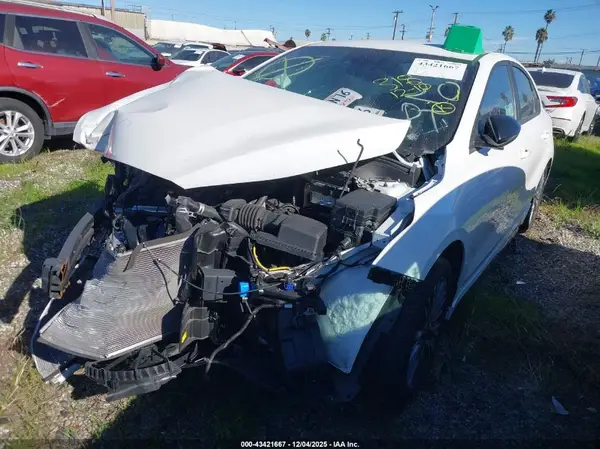 3KPF54AD8RE763988 2024 KIA FORTE - Image 2