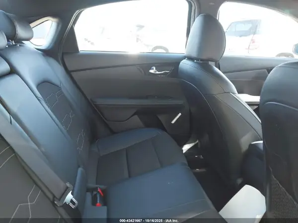 3KPF54AD8RE763988 2024 KIA FORTE - Image 8