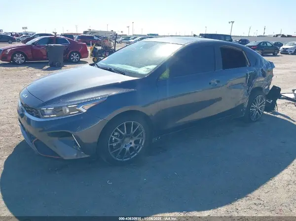 3KPF54AD8RE769533 2024 KIA FORTE - Image 2