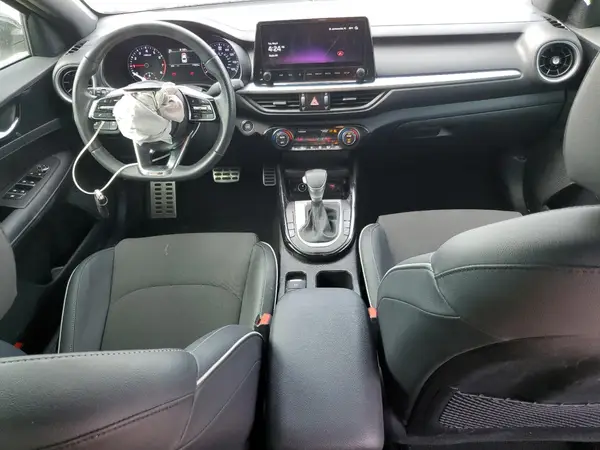 3KPF54AD8RE771136 2024 KIA FORTE - Image 8